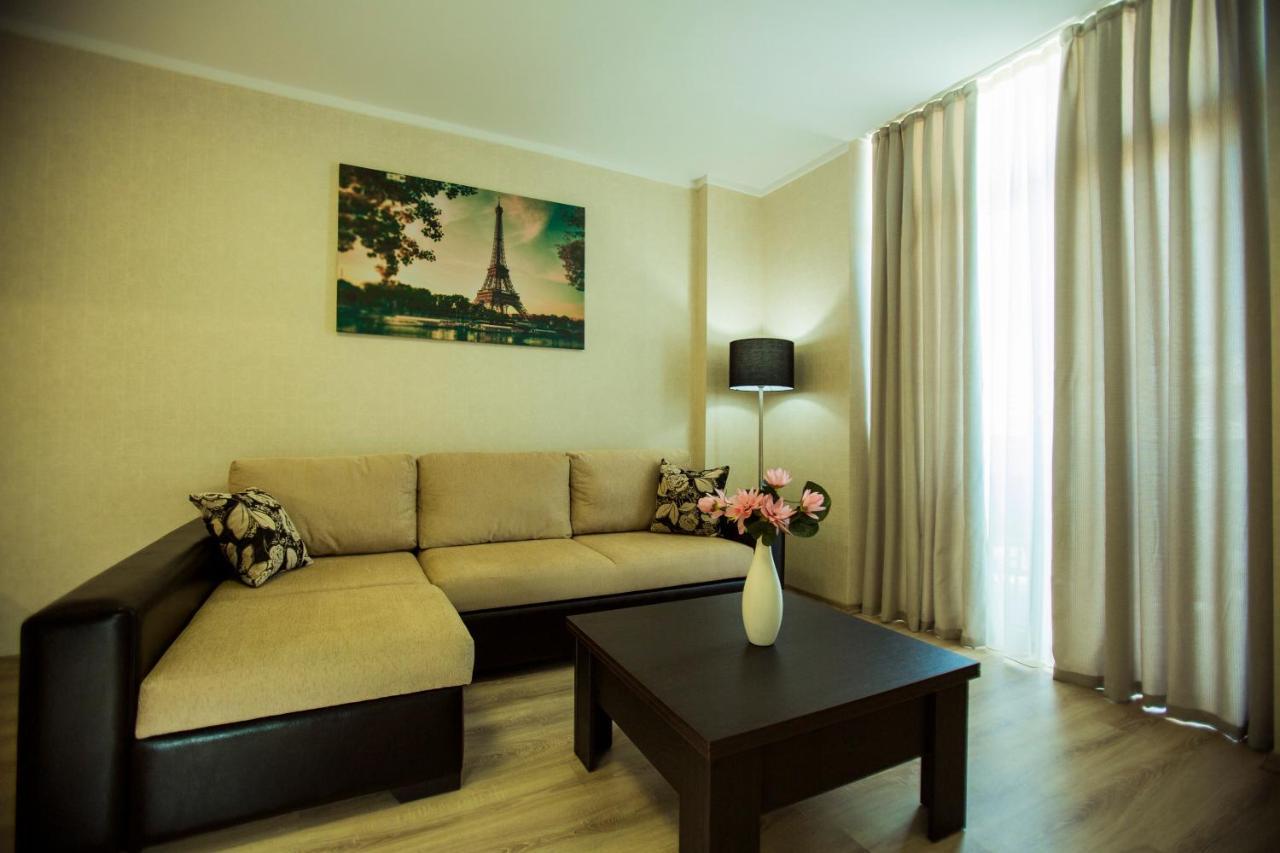 Holiday Lux Sea Towers Μπατούμι Εξωτερικό φωτογραφία