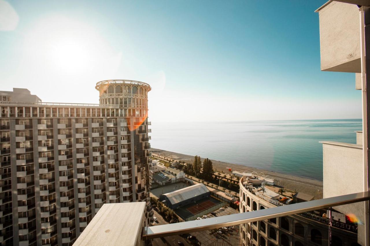 Holiday Lux Sea Towers Μπατούμι Εξωτερικό φωτογραφία