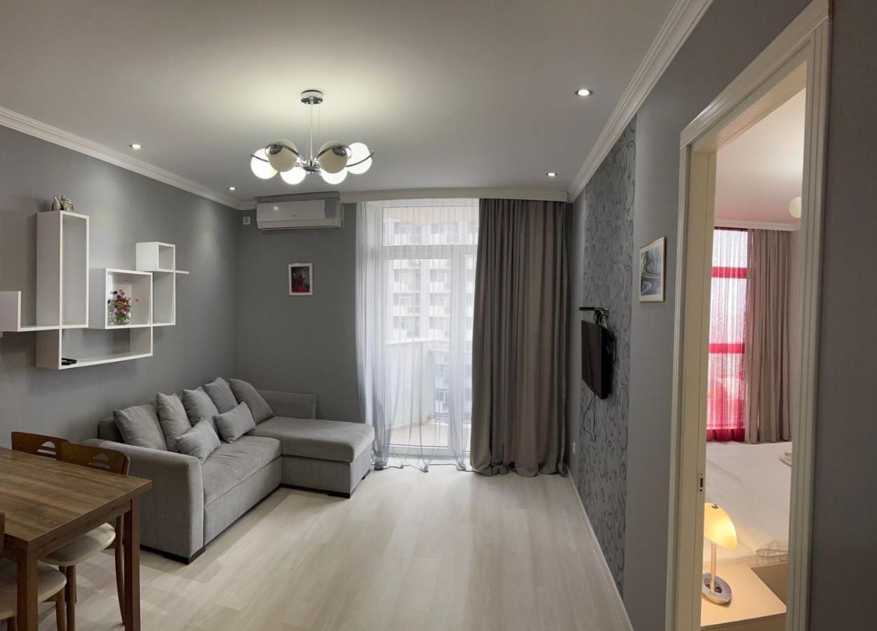 Holiday Lux Sea Towers Μπατούμι Εξωτερικό φωτογραφία