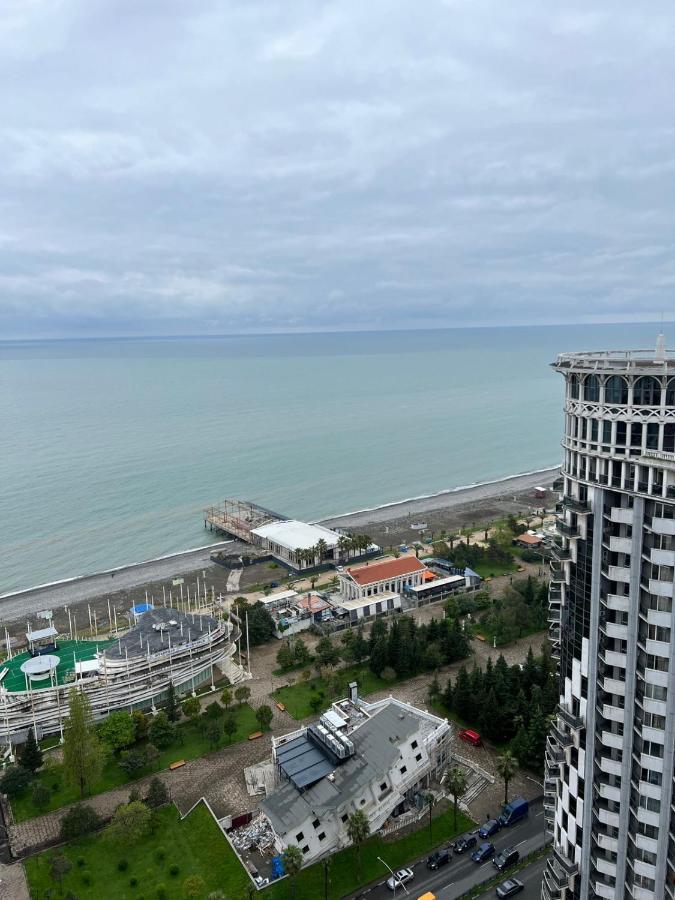 Holiday Lux Sea Towers Μπατούμι Εξωτερικό φωτογραφία