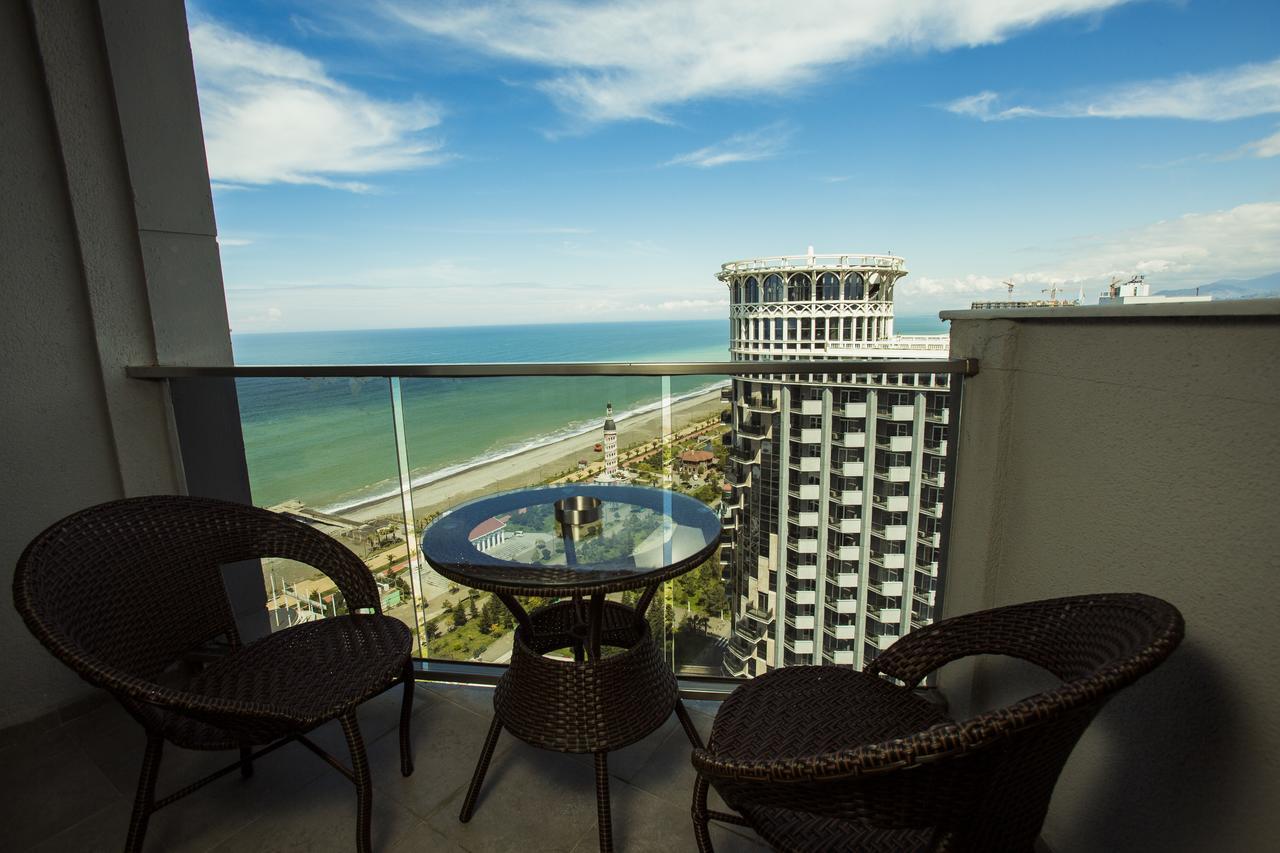 Holiday Lux Sea Towers Μπατούμι Εξωτερικό φωτογραφία