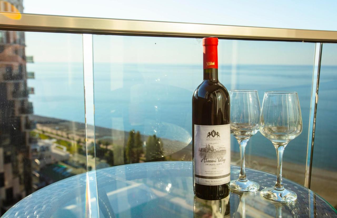 Holiday Lux Sea Towers Μπατούμι Εξωτερικό φωτογραφία