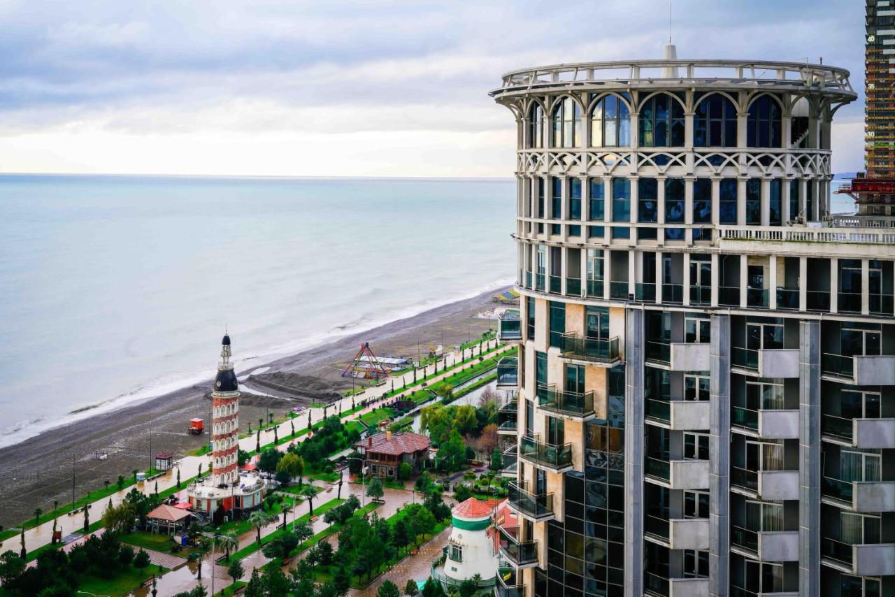 Holiday Lux Sea Towers Μπατούμι Εξωτερικό φωτογραφία